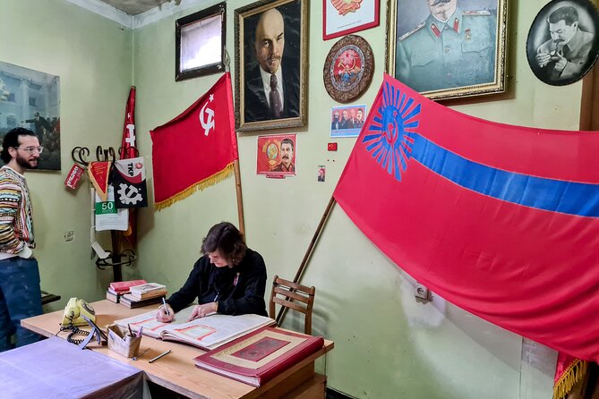 Soviet Tour - Hidden Tbilisi - The group size that makes questions actually possible