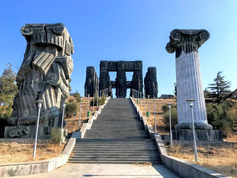 Spring in Tbilisi: Sabaduri, Jvari, Bears & Chronicle - Getting picked up and making your first stops count
