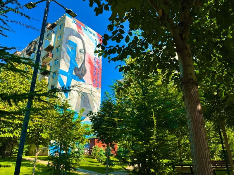 Tbilisi: 100+ Graffiti & Murals, Street Art Guided Tour - The route in plain English, from Sasha Korban to ART UP Street Gallery