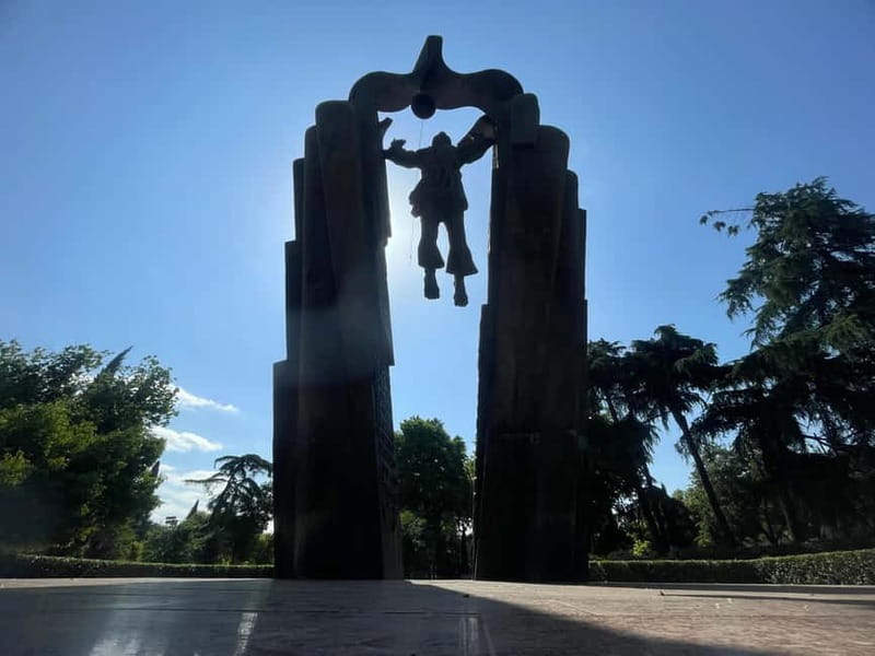 Tbilisi 2 Parks: Turtle Lake & Dedaena Park with Flea Market - Before you go: practical tips that make the 3 hours smoother