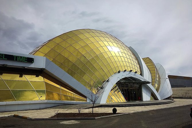 Tbilisi Airport Shuttle And Transfer Service - Door-to-door drop-offs in Tbilisi, Gudauri, and Stepantsminda