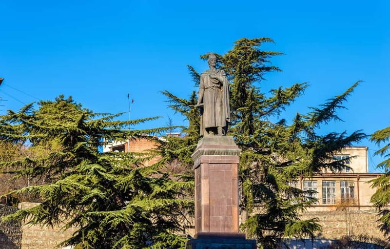 Tbilisi: Alternative Guided Walking Tour with Wine & Snacks - Tips for Comfort, Cameras, and Getting the Most From Your Free Time