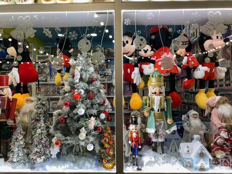 Tbilisi: Christmas Tour & Glühwein, Half-Day Guided Walking - The Drinking Break: Glühwein, Hot Chocolate, and Easy Ordering Support