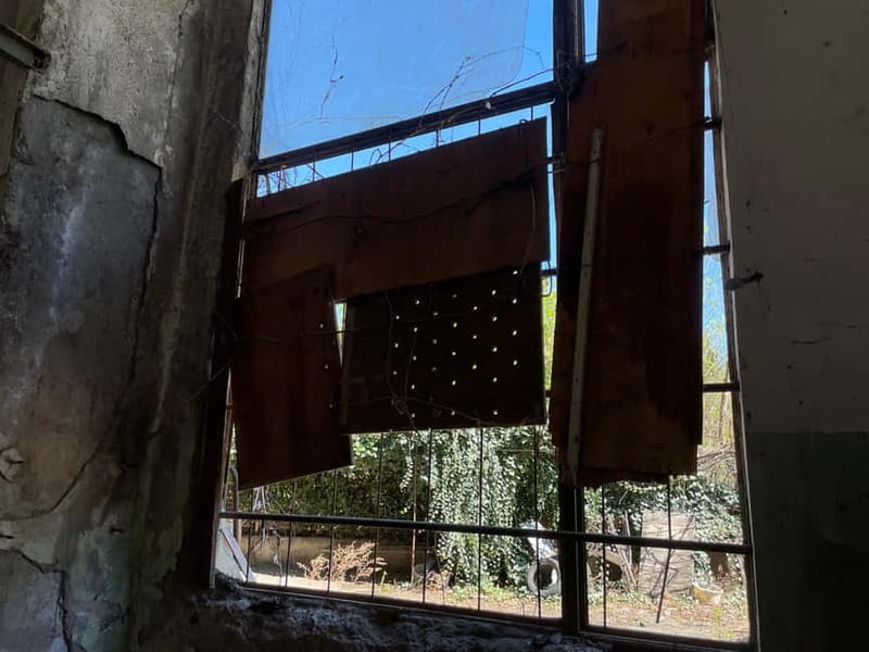 Tbilisi: Crime Stories & Hidden Tales Walking Tour - Lasha as Your Guide: Why a Local Changes Everything