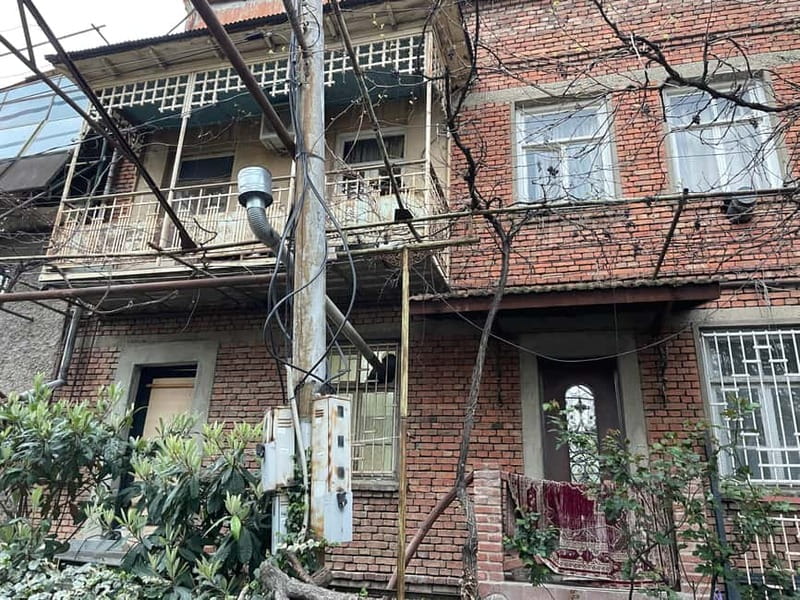 Tbilisi: Crime Stories & Hidden Tales Walking Tour - War Refugee Homes and the Human Cost Beyond the Crime Stories