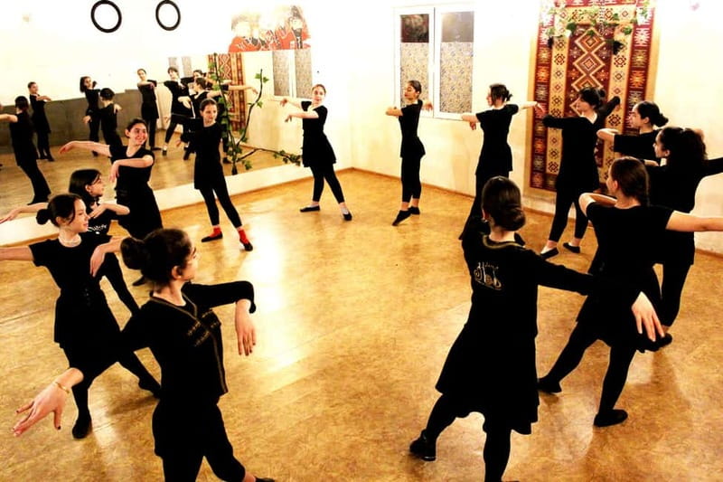 Tbilisi: Georgian Traditional Folklore Show in the city - Price And Value: Is $165 Reasonable For 3 Hours?