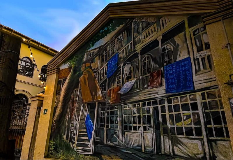 Tbilisi: Hidden Backyards Guided Tour - Getting picked up and oriented without wasting your day
