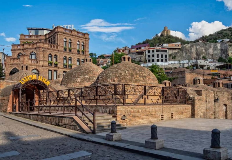 Tbilisi: Must-See Old Town Guided Walking Tour✨ - Metekhi Church and the statue of Gorgasali: more than a postcard