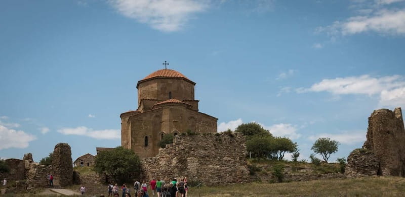 Tbilisi: The Chronicles of Georgia, Jvari & Mtskheta Tour - Mtskheta Old Town: One Hour to Wander, Shop, and Eat Your Way