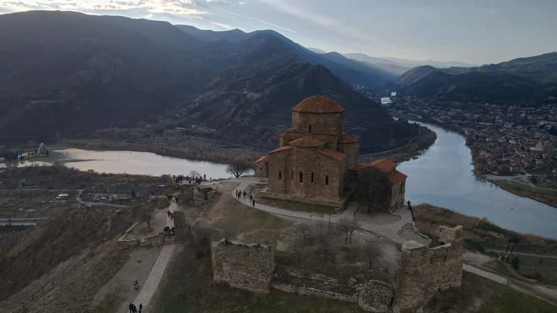 Tbilisi: The Chronicles of Georgia, Jvari & Mtskheta Tour - Small-Group Comfort, English Guidance, and the Photo Helping Hand