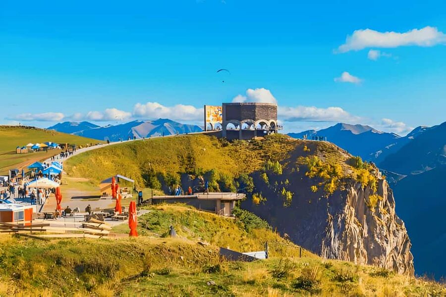 Tbilisi to Kazbegi Gudauri Ananuri Zhinvali Group GuidedTour - Zhinvali Reservoir: a photo stop that sets the mountain mood