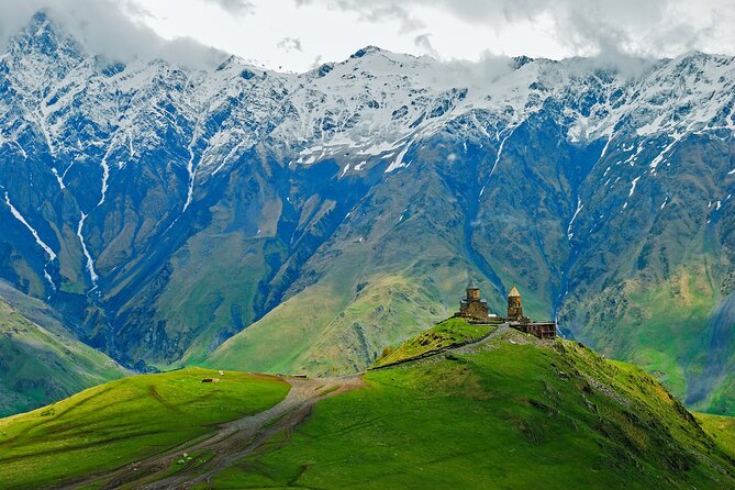 Tbilisi to Kazbegi, Gudauri, and Ananuri Day Tour - Stop 5, Gudauri viewpoint: the photo stop that changes the energy