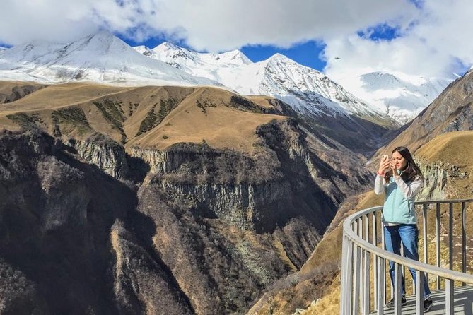 To The Majestic Kazbegi Full Day tour - Stop 3: Aragvi River confluence, black and white water meeting