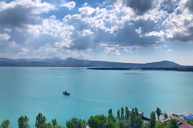 Tour to Yerevan Sevan Dilijan Armenia from Tbilisi 2 days - Yerevan Day 1: Republic Square, the opera house, and a museum option