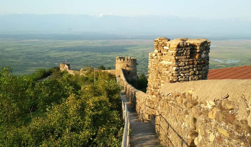 Uforgatable Kakheti Tour with wine tasting - in Georgia - Sighnaghi, City of Love: guided walk plus shopping time