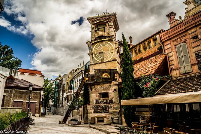 Walking City Tour in Tbilisi - Wandering Old Town Tbilisi, from narrow lanes to photo-ready corners